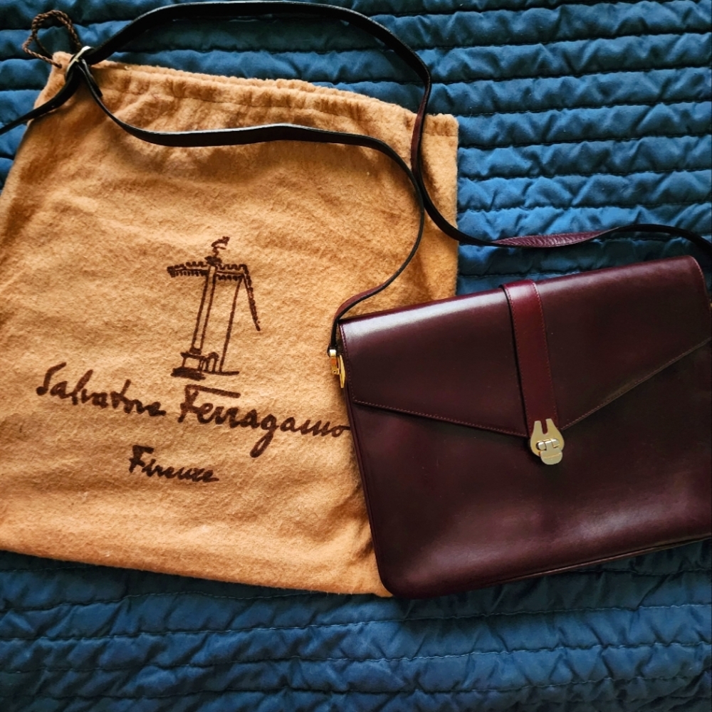 Salvatore Ferragamo Firenze Burgundy shoulder bag